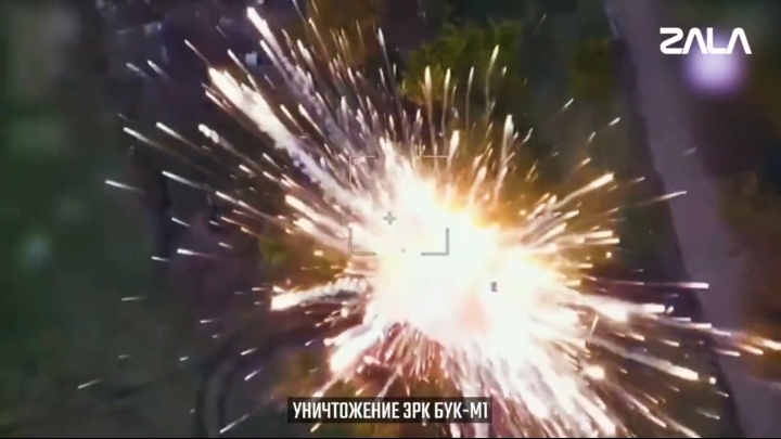 Ланцет уничтожает ЗРК ВСУ. Красиво смотреть онлайн