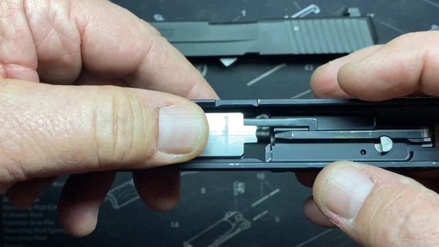 Sig Sauer P220 .22 LR Conversion Kit смотреть онлайн