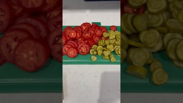 Закуска на компанию за 15 минут, очень вкусный бургер-пирог #рецепт смотреть онлайн