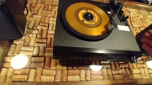 Review of Boytone BT-14TBB-SP $30 3 speed record player with detachable speakers! смотреть онлайн