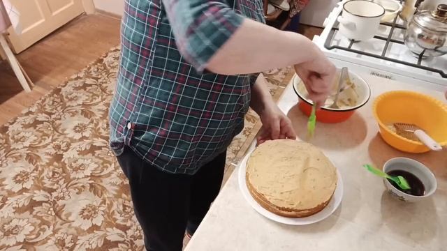 "Жизнь на пенсии"...Сделала оливье и два тортика🥗🎂🧁👍!! смотреть онлайн