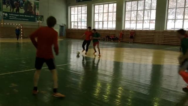 11.01.2015. Кристалл-Электро/Булыжники (Киров) 1ч. Итог: 2-2; пенальти 4-5. смотреть онлайн