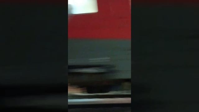 Приветливая бригада ЭД9М-0158 сообщением Кисловодск—Минеральные Воды #поезда #ржд #железнаядорога смотреть онлайн