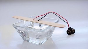 ДЕЛАЕМ ОЧЕНЬ ПРОСТОЙ АККУМУЛЯТОР