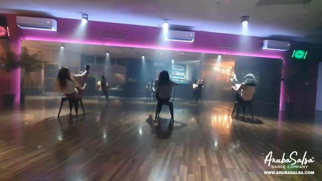 Sexy Chair Dance | Good for You - Selena Gomez смотреть онлайн