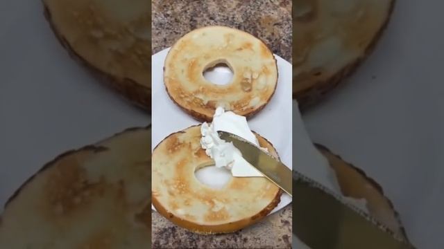 Cream cheese bagel #breakfast #shortsvideo #cooking #shortvideo #shortsfeed #bagel #creamcheesebage смотреть онлайн