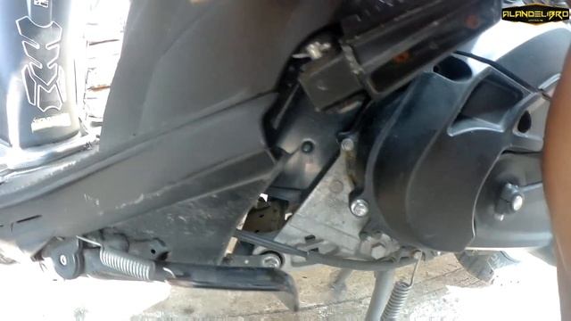 YAMAHA GRAVIS PUSH START & SIDE STAND SWITCH REPLACEMENT смотреть онлайн