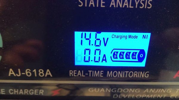 Car Battery charger AJ - 618 A Intelligent Pulse Charger ( ANJING TECHNOLOGY )