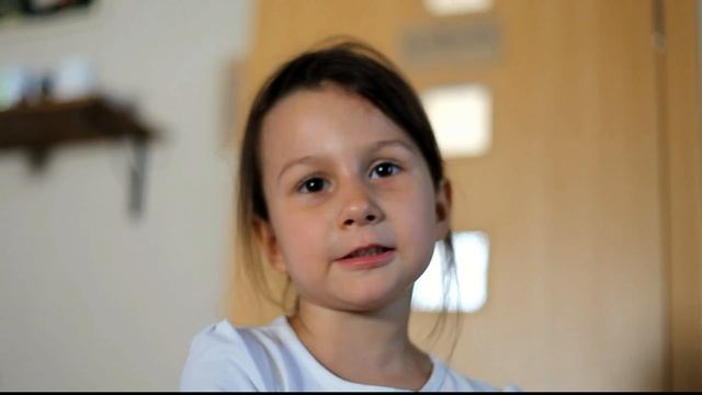 Стефания рассказывает сказку про Колобка смотреть онлайн