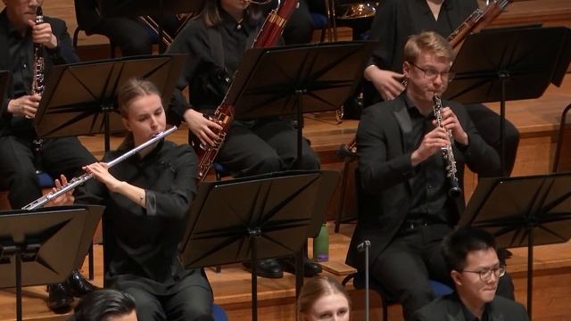 Dinis Sousa conducts Schubert and Mendelssohn with the Academy Chamber Orchestra смотреть онлайн