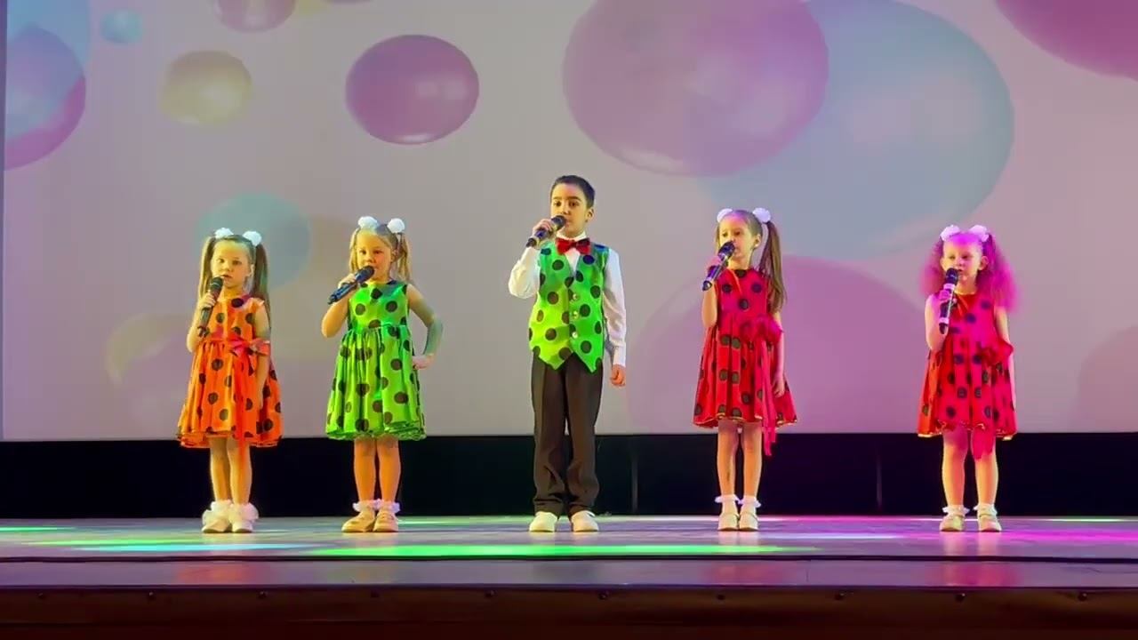 "ЗЕЛЁНЫЕ БОТИНКИ" смотреть онлайн