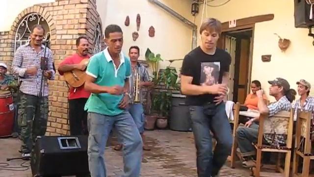 Rumba at Patio de la Trova, Santiago de Cuba (2) смотреть онлайн