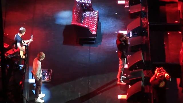 One Direction Concert At Honda Center "More Than This" смотреть онлайн
