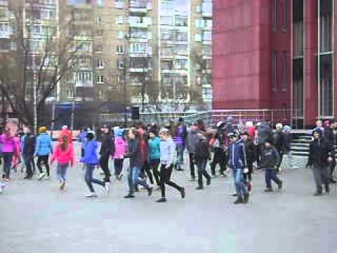 MOV09209 26.04.2014 Ижевск флеш-моб по Чайковскому смотреть онлайн