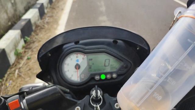 Mileage Test - Normal Petrol vs Premium Petrol - Pulsar Kitna Degi ? смотреть онлайн