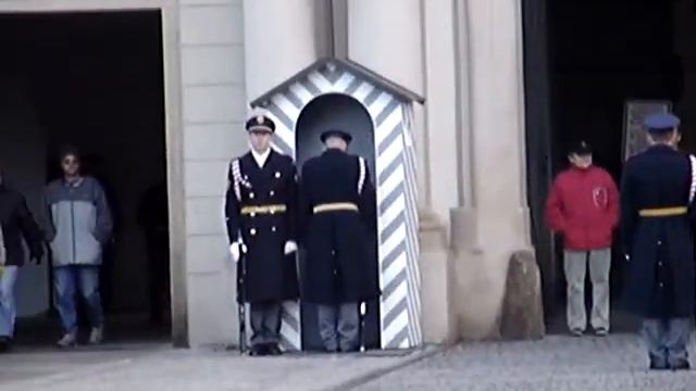 Прага развод караулов смотреть онлайн