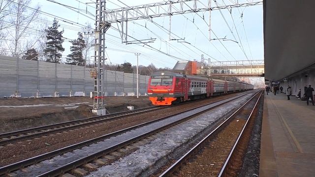 Электропоезд ЭД4М-0434 (ТЧПРИГ-4) скоростной поезд "РЭКС" №7119 Железнодорожная - Пл. 3-х вокзалов. смотреть онлайн