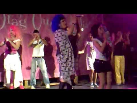 Mamamia Torre del Lago - Waka Waka con Regina Miami (First edition) 2010.flv смотреть онлайн