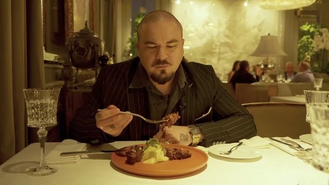 ГЛАВНЫЙ СЕКРЕТ ВИКЕНТЬЕВА! САМОЕ ДОРОГОЕ БЛЮДО В РОССИИ? смотреть онлайн