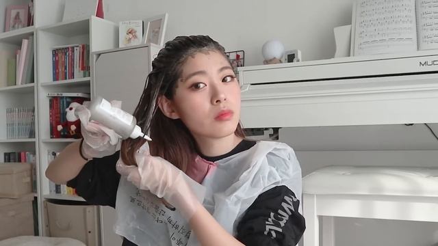 셀프 톤다운 염색&셀프 단발커트❤️8년만에 단발머리로 싹둑..✂ смотреть онлайн