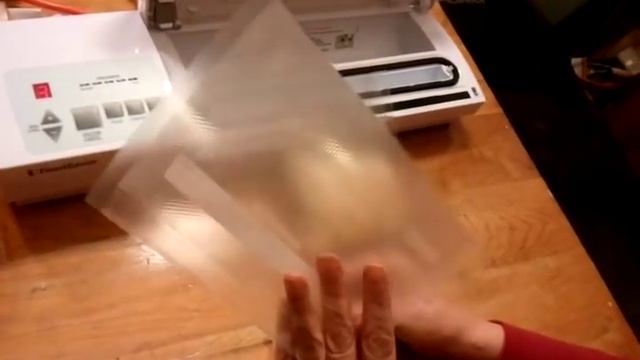 Using inexpensive smooth (non-ribbed) food storage bags with a vacuum sealer. смотреть онлайн