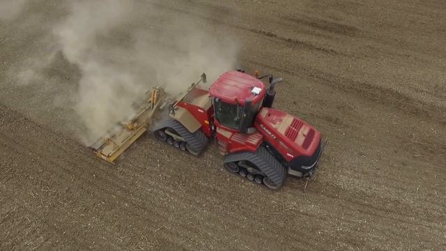 CASE IH QUADTRAC 500 et ALPEGO 8 M + VADERSTAD TEMPO F8 au semis de maïs смотреть онлайн
