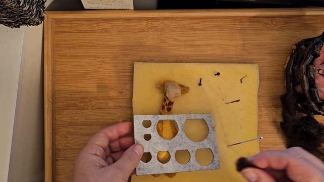 Животные из шерсти своими руками Needle Felting Tutorial: Creating an Adorable Cute Giraffe Design смотреть онлайн