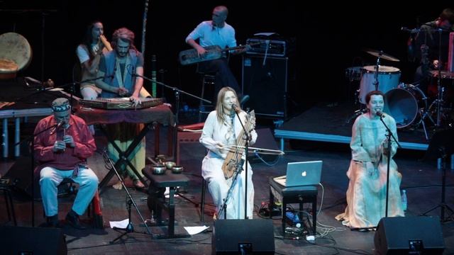 Tatyana Kalmykova/ Sergey Starostin / The Living Earth / Живая Земля/ Лен - Виноградие / ММДМ