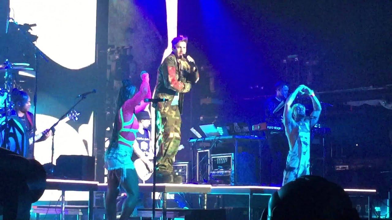 Adam Lambert- If I Had You смотреть онлайн