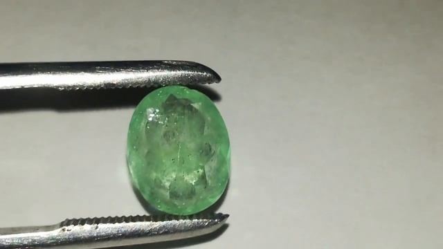 Натуральный изумруд 3.56Ct 12 x 9 mm смотреть онлайн