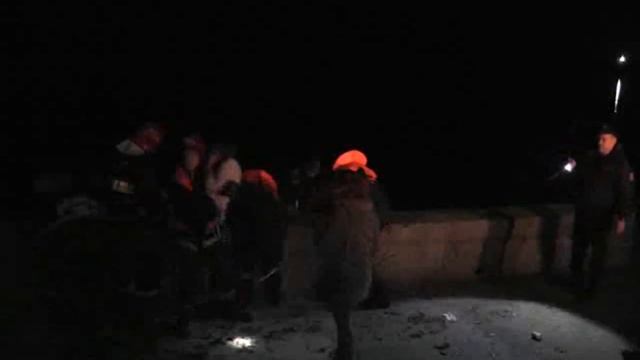 Светлогорск. Оказание помощи девушке в воде смотреть онлайн