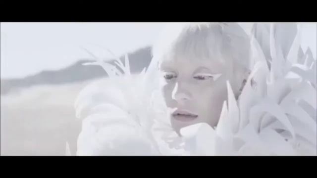 Ava Max Salt (Official Music Video) смотреть онлайн