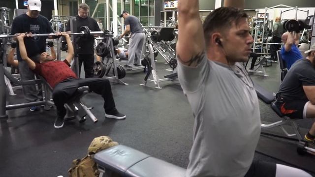 Meet Our Athlete, Zach | Chest & Shoulder Superset смотреть онлайн