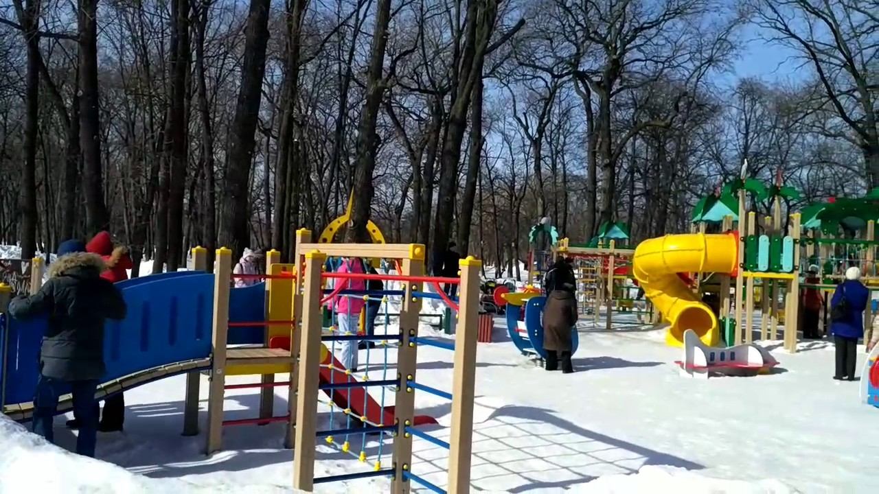 Солнечный весенний день в парке Гагарина, 12 марта 2017г.