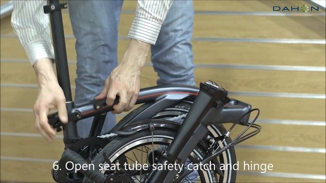 How to fold the DAHON CURL - Compact Folding Bike смотреть онлайн