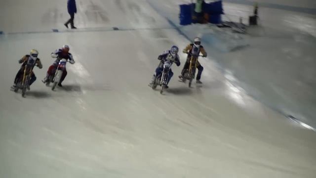 ЛЧР-2012/13 по мотогонкам на льду. Финал1. 2-й день.avi смотреть онлайн