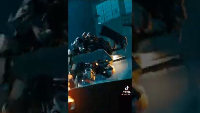"Я чертовски хорош", Сайдсвайп. Трансформеры смотреть онлайн