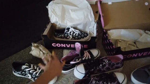 BACK TO SCHOOL SHOPPING(HELLO KITTY CONVERSE AND MORE) смотреть онлайн