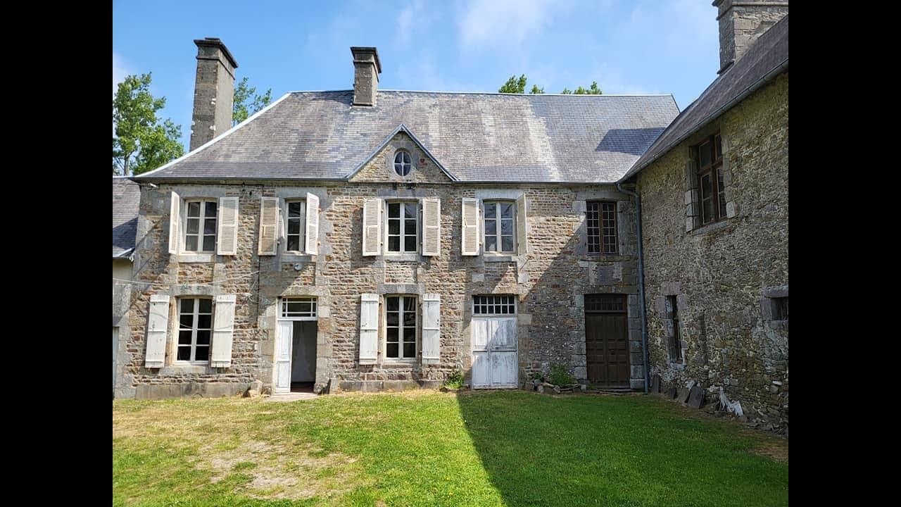 Manor house restoration project - Normandy - A few kilometres from coast - Near Bréhal смотреть онлайн