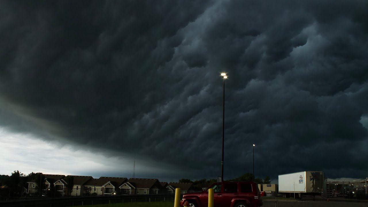 Morning severe thunderstorms, under shelf cloud, and heavy downpour - Maryville, MO, 7/12/2023 смотреть онлайн