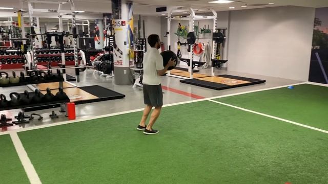 Forwards Bounce w/ MB смотреть онлайн