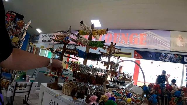Varadero Cuba Airport Departure VIP Lounge Experience Buying Last Minute Souvenirs At The Airport смотреть онлайн