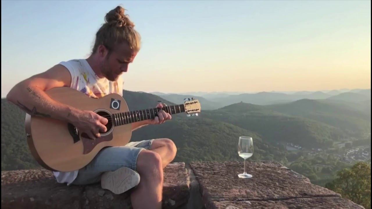 Tim Schou - “RUN RUN RUN RUN RUN” (acoustic teaser) смотреть онлайн