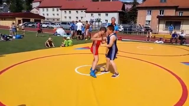 2018-06-16 Meziboří 23 - Bylina v červeném přátelák смотреть онлайн