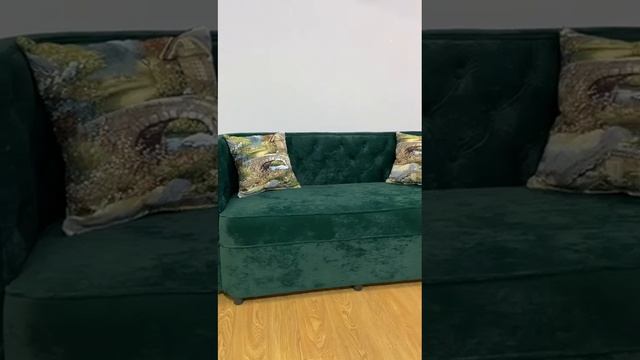 видео зеленый диван со стульями
