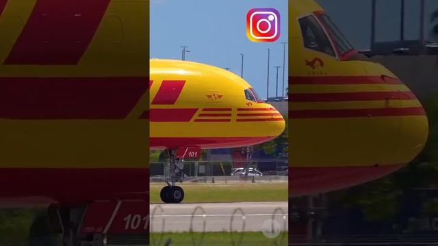DHL Boeing 757 closed up taken off at Miami Airport🇺🇲✈️✈️✈️✈️. смотреть онлайн