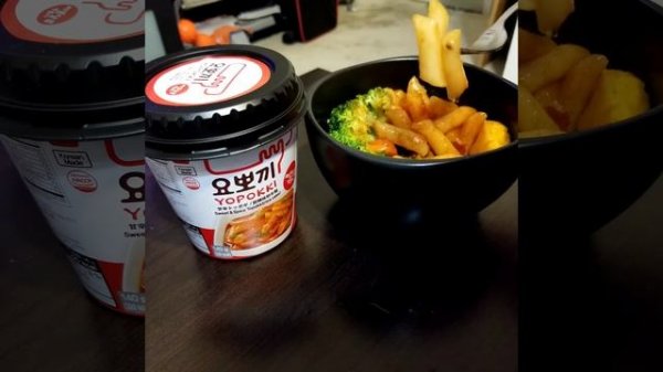 Yopokki Sweet and Spicy Rice Cakes REVIEW