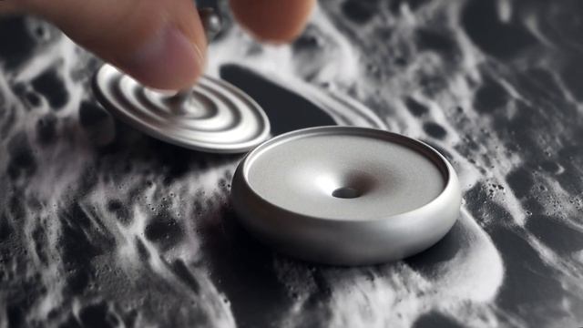 MezmoTop™- Timeless Kinetic desk toy смотреть онлайн