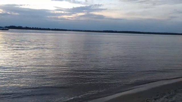 Одна из первых весенних рыбалок на городском пляже