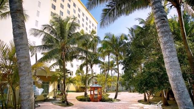 Paradise Island Harbour Resort 2* смотреть онлайн